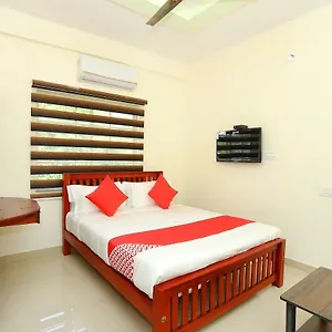 oyo-37302-white-cort.kerala-hotels.net/